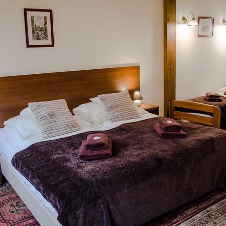 Royal Route 29 Comfort Rooms Krasków Eksteriør bilde