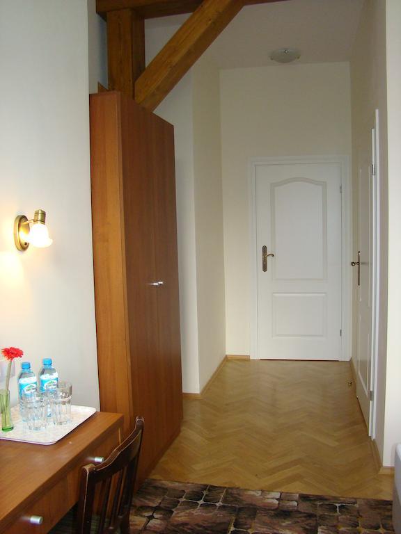 Royal Route 29 Comfort Rooms Krasków Eksteriør bilde