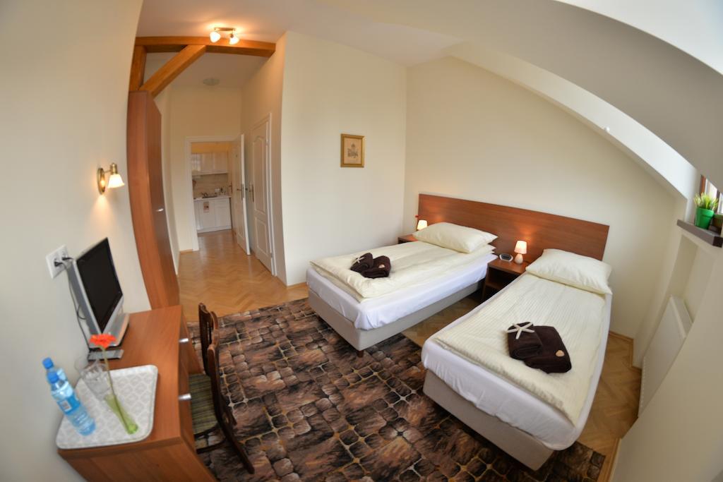 Royal Route 29 Comfort Rooms Krasków Rom bilde
