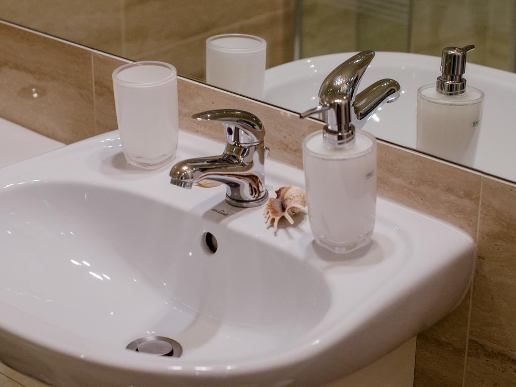 Royal Route 29 Comfort Rooms Krasków Eksteriør bilde