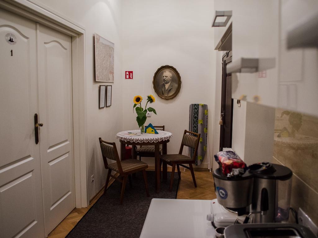 Royal Route 29 Comfort Rooms Krasków Eksteriør bilde