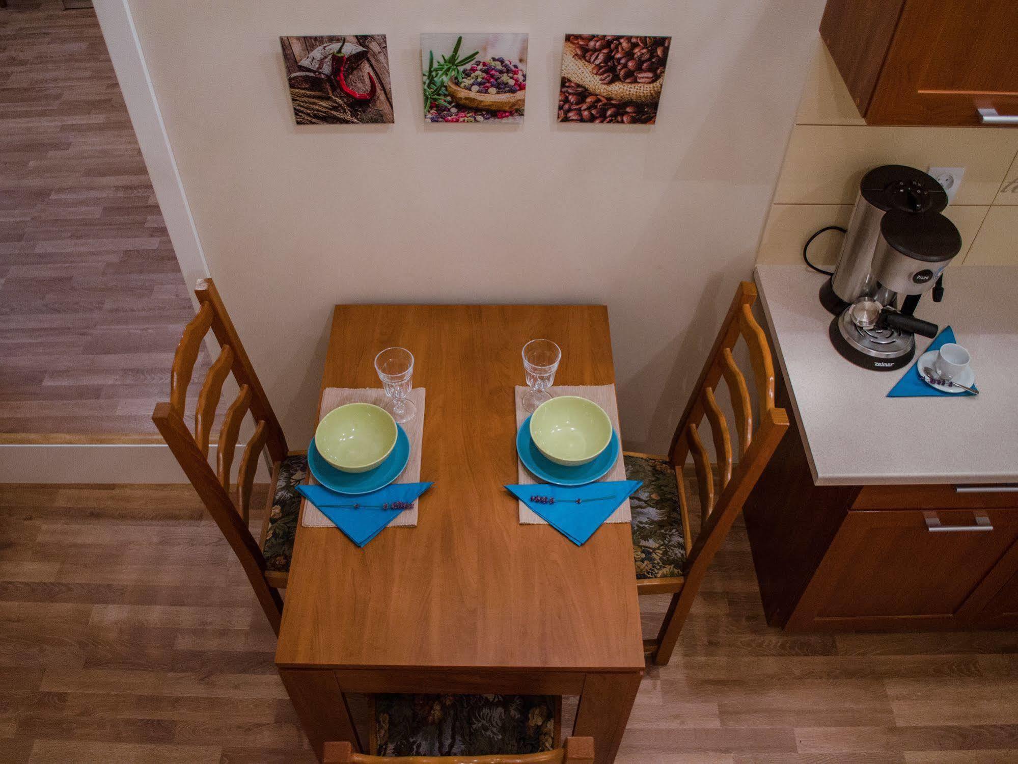 Royal Route 29 Comfort Rooms Krasków Eksteriør bilde