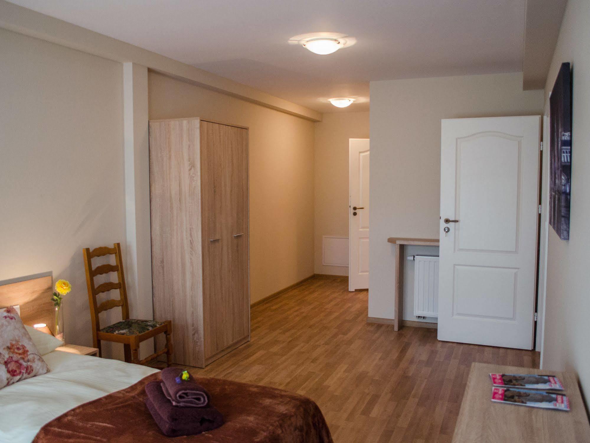 Royal Route 29 Comfort Rooms Krasków Eksteriør bilde