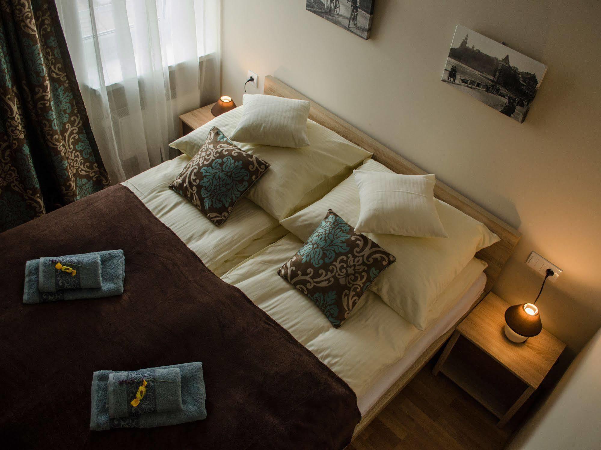 Royal Route 29 Comfort Rooms Krasków Eksteriør bilde