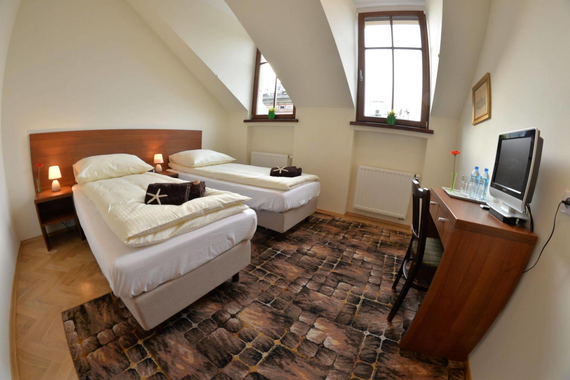 Royal Route 29 Comfort Rooms Krasków Eksteriør bilde