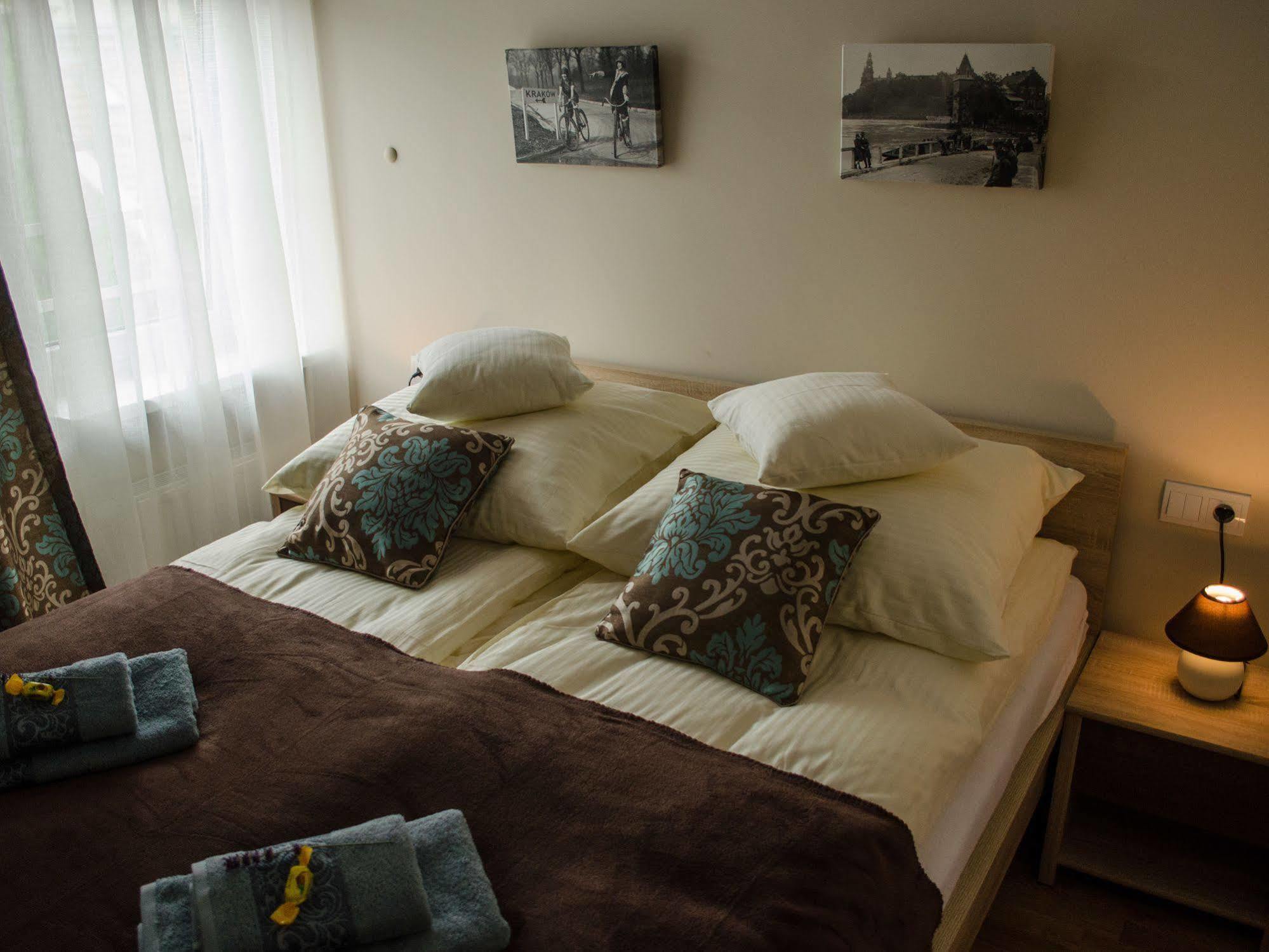 Royal Route 29 Comfort Rooms Krasków Eksteriør bilde